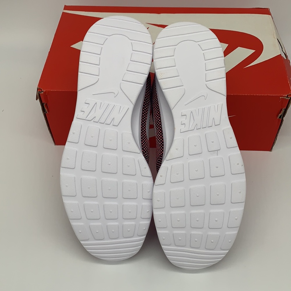 WMNS Nike TANJUN - Picture 7 of 11